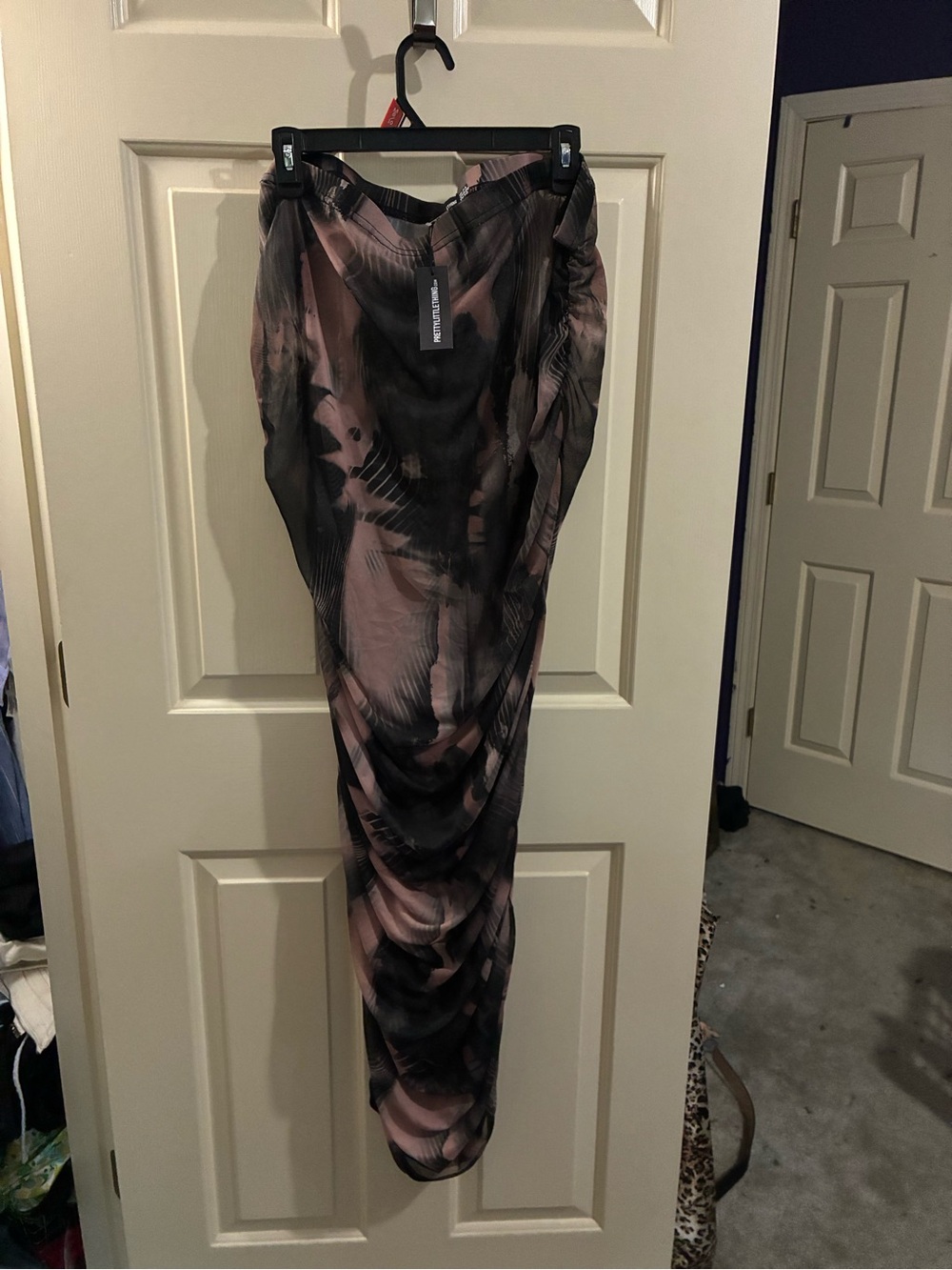 PrettyLittleThing Pink & Black Abstract Ruched Maxi Skirt